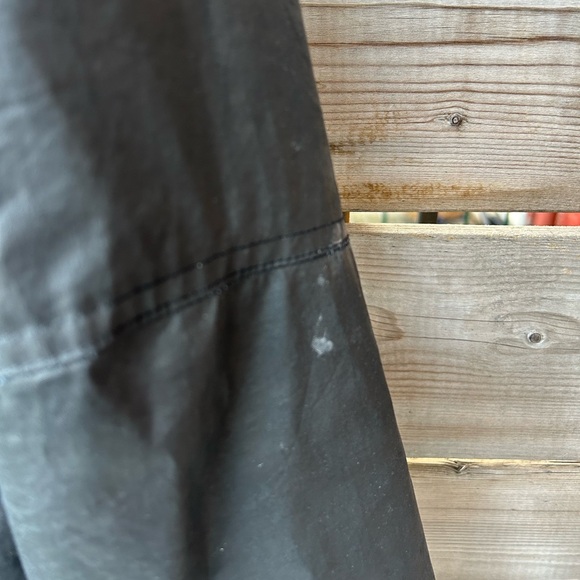 M0851 Shimmery Rain-Repellent jacket – Made in Canada - Picture 7 of 10